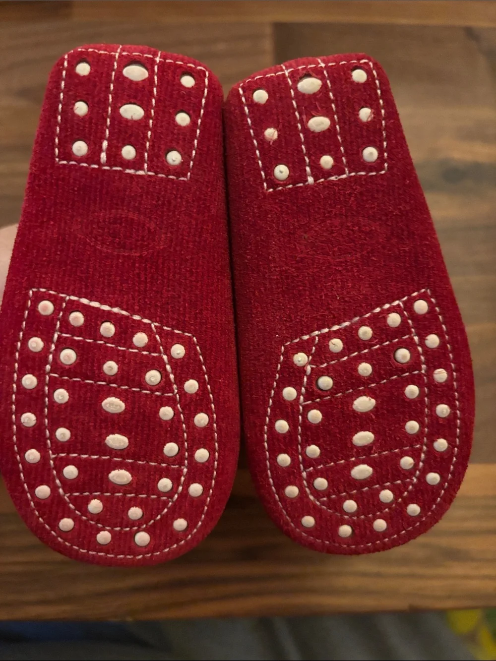 TOD'S Junior Red Velvet Toddlers' Moccasins size 17 (approx 3-6mo)